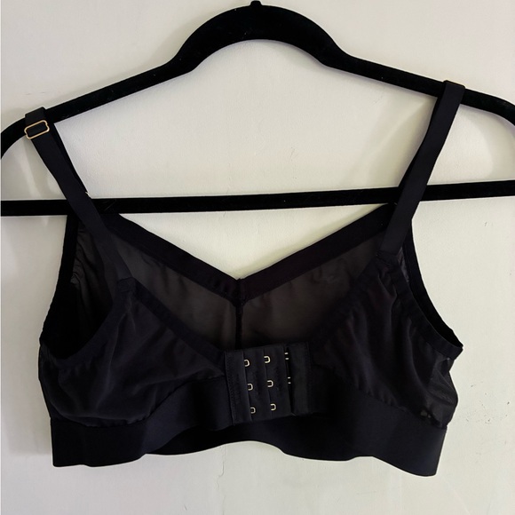 Harper Wilde ComfortMesh™ Triangle
Soft Sheer Bralette XL - Picture 5 of 13